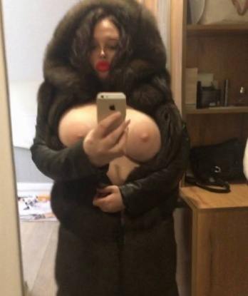 Я живу в Москве и мое обаяние непревзойденно. Мои услуги – это погружение в мир наслаждения и удовольствия. Со мной ты сможешь ощутить всю гамму сексуальных возможностей, которая вмещается в наших фантазиях. Я мастерски владею искусством удовлетворения и знаю, как подарить тебе незабываемые мгновения и расслабление. Вместе мы сможем осуществить любые твои фантазии и достичь высочайшего удовлетворения. Фото, отзывы и подробности обо мне ждут тебя для приятной встречи.💋 Лена